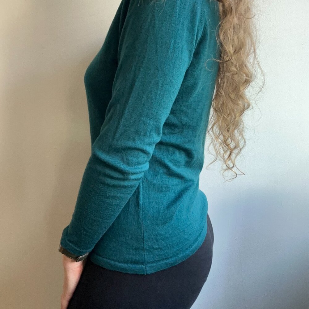 Johnston's of Elgin Cashmere Roundneck Long Sleeve